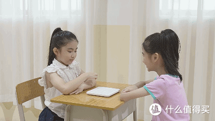敲惊喜!!二近制AI智能棋盘B1上线了,9种经典益智游戏,AI智能陪练,真人语音提示,全家都来一起玩