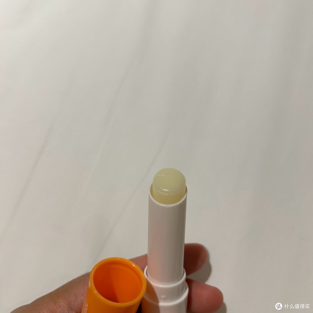 买到了一只能给唇部加维生素C的唇膏