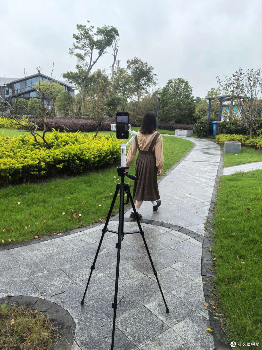 2024年有哪些适合新手小白的手机云台？如何选出高性价比的手机稳定器？｜浩瀚V3手机稳定器实测开箱