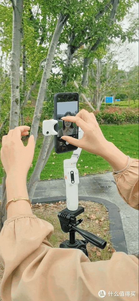 2024年有哪些适合新手小白的手机云台？如何选出高性价比的手机稳定器？｜浩瀚V3手机稳定器实测开箱