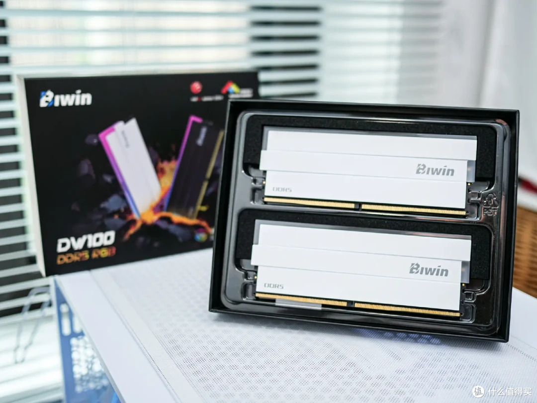 特挑颗粒,轻松8400MHz | 佰维DW100时空行者DDR5 RGB内存首发测评