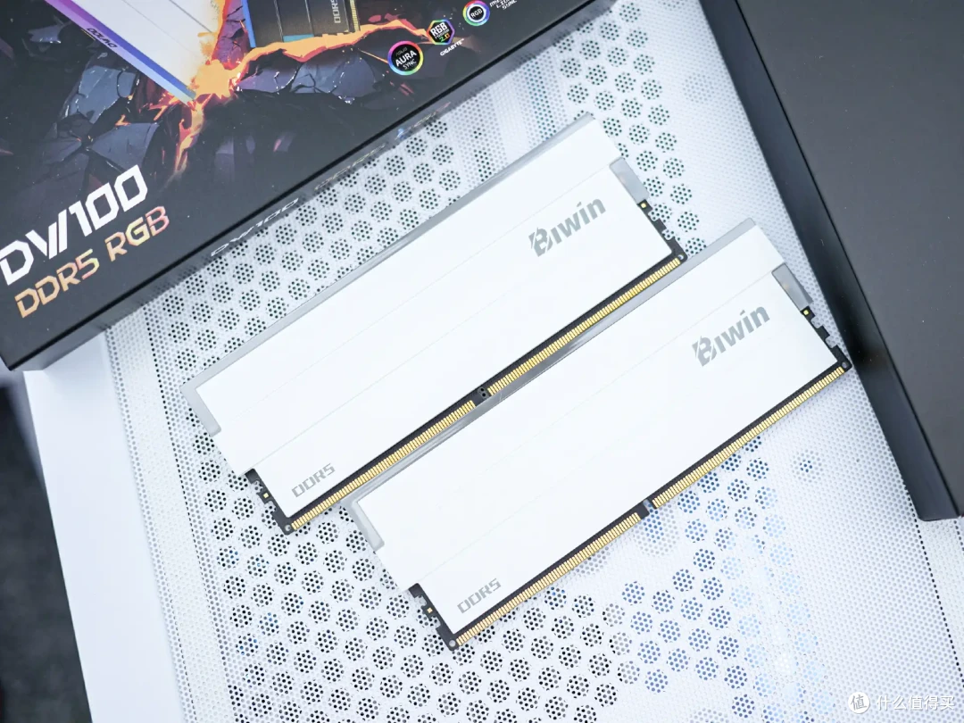 特挑颗粒,轻松8400MHz | 佰维DW100时空行者DDR5 RGB内存首发测评