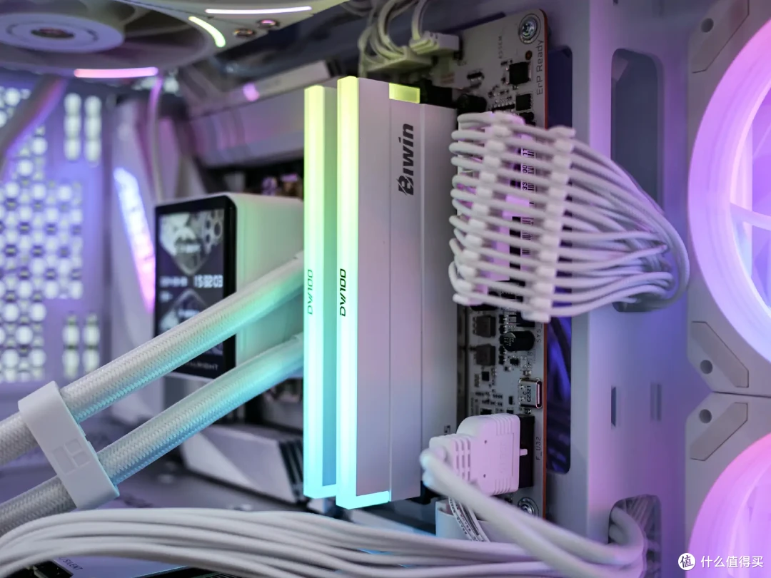 特挑颗粒,轻松8400MHz | 佰维DW100时空行者DDR5 RGB内存首发测评