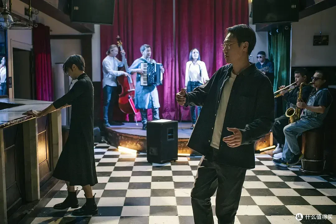 中年人不配拥有爱情?《白塔之光》袒露普遍的中年尴尬