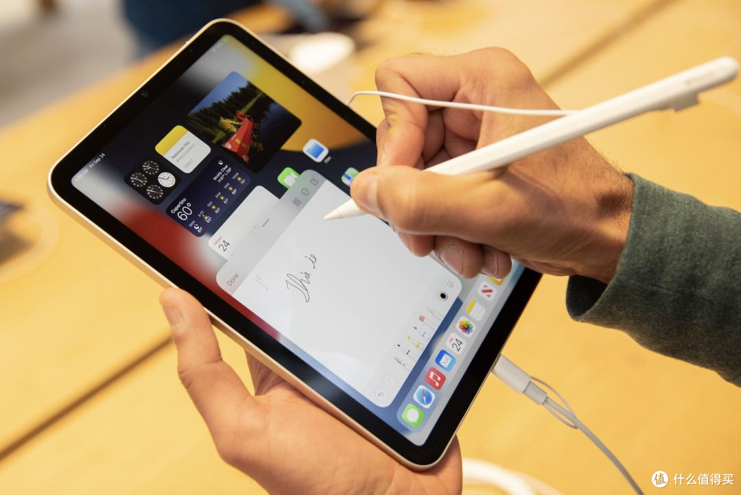 新版iPad mini 7性能显著提升，搭载A17 Pro芯片与8GB内存，体验更佳