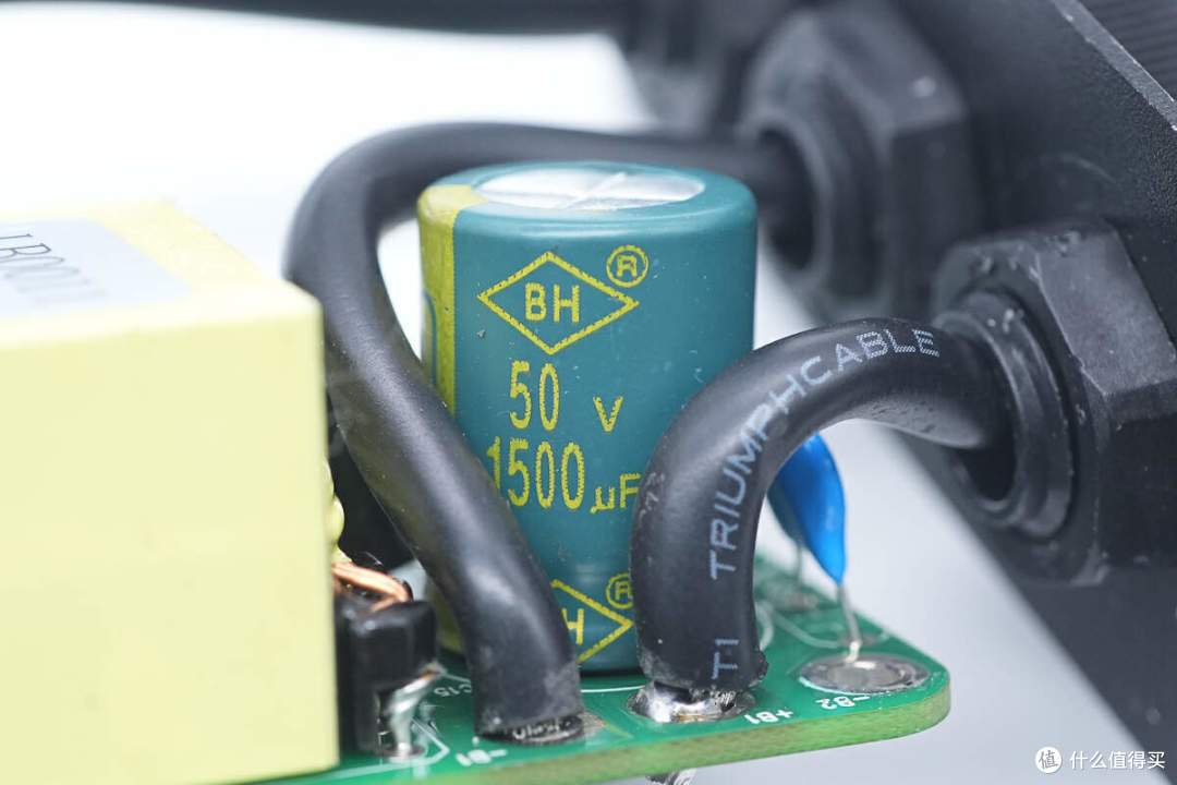 拆解报告：新能科技GMI180L太阳能微型并网逆变器