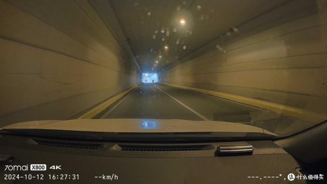 云台全景拍摄 4K超清画质 70迈云台记录仪X800