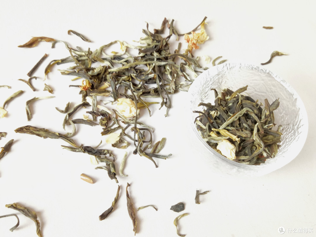 浓香,秋日里必喝的一杯茶——一杯香茶叶茉莉花茶