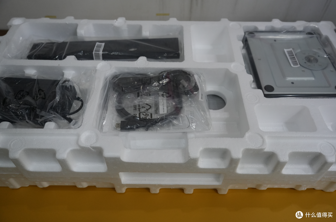 4K Mini-LED显示器平民价,一千多的联合创新27M3U到底有多香