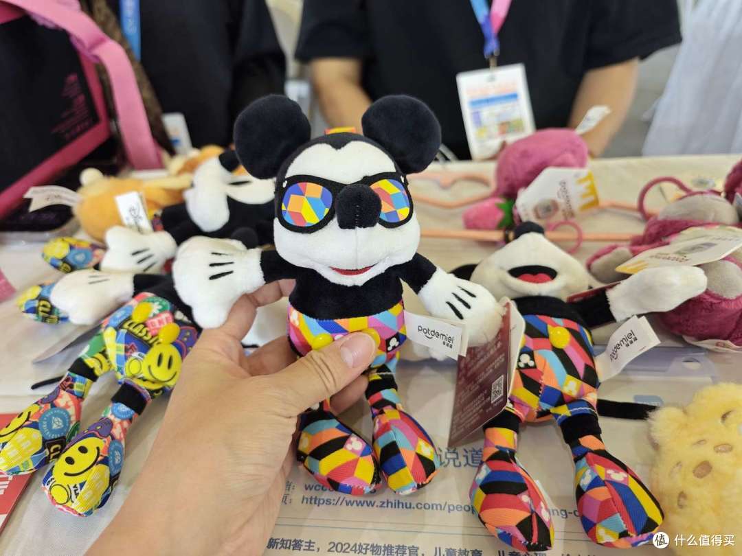 探秘2024中国玩具展：国潮新风尚，酷炫童趣来袭！