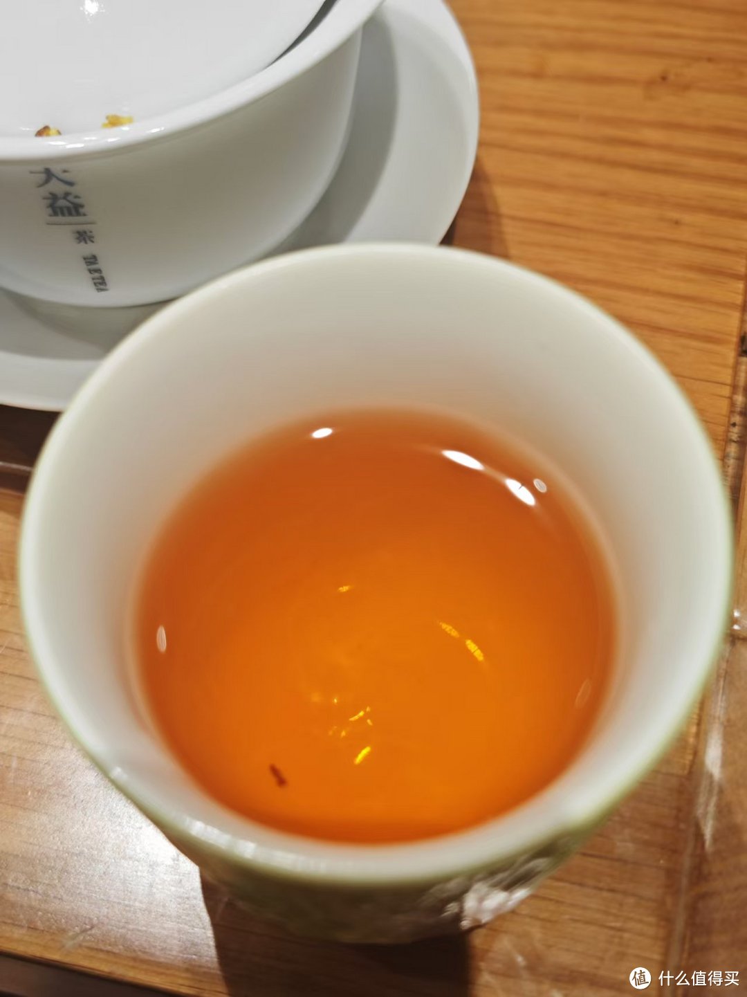 正值桂花飘香季；狮峰桂花龙井茶与桂花红茶