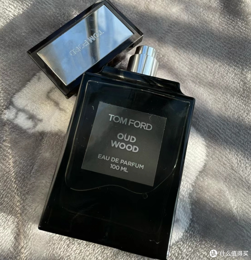 Tom Ford乌木沉香香水：独特的木质东方调魅力