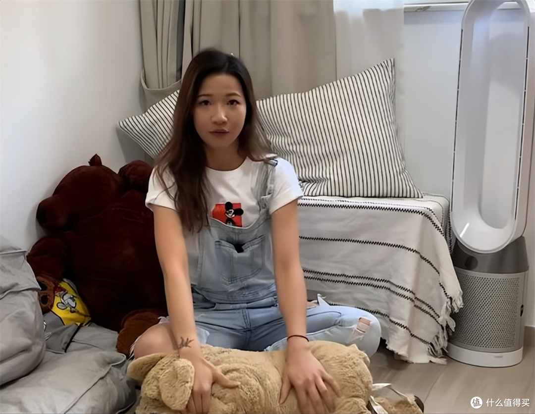 香港一姑娘火了,工作十八年,不买包不逛街,攒下21㎡小屋,晒晒