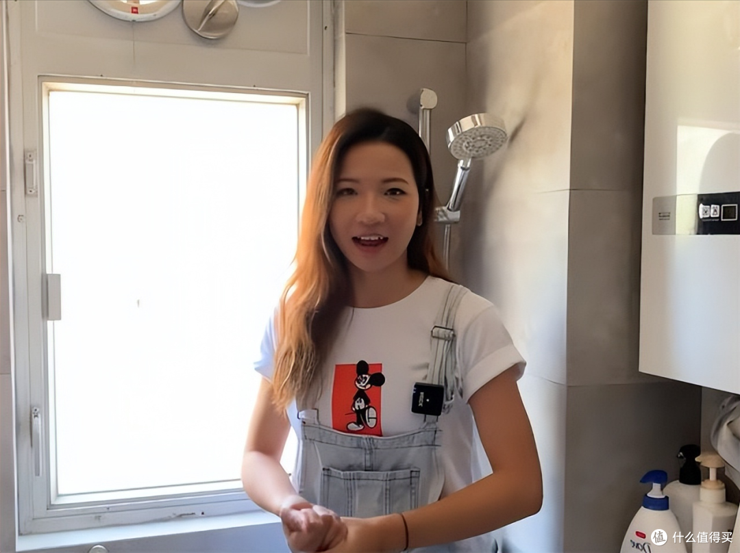 香港一姑娘火了,工作十八年,不买包不逛街,攒下21㎡小屋,晒晒