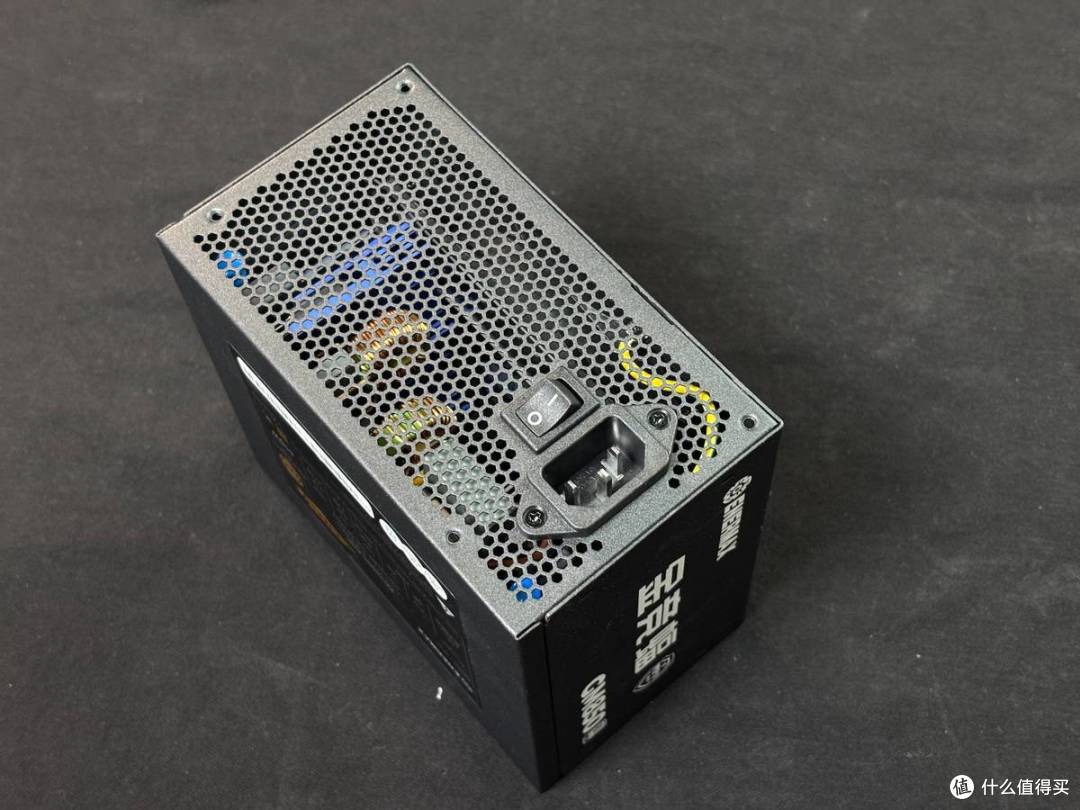 双十一升级ATX 3.0,装安耐美金竞蝠GM850W,轻松驱动高性能显卡