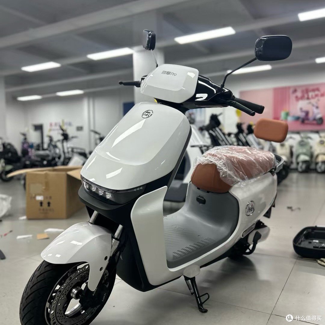 爱玛全新车型引擎PRO骁龙:性能与设计的完美结合