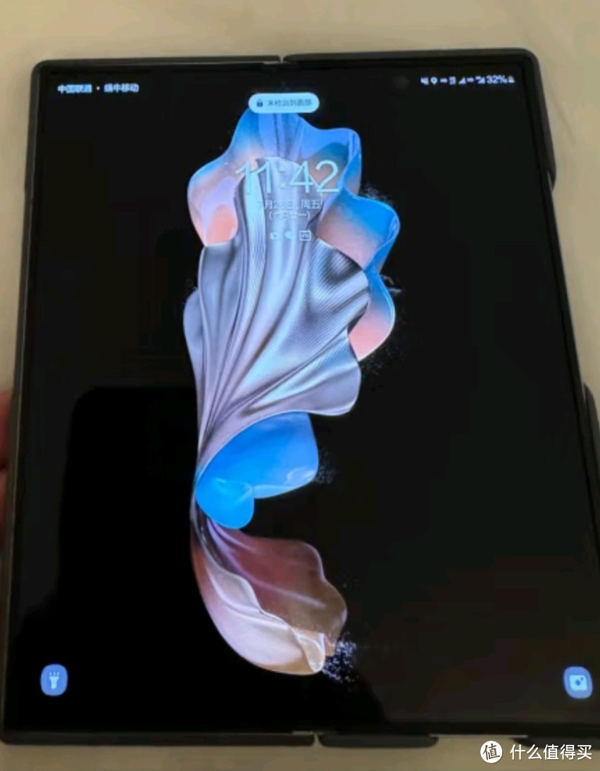 三星Samsung Galaxy Z Fold6 大屏AI手机 超轻薄折叠屏手机 第三代骁龙8 游戏手机 12GB+512GB 星夜银