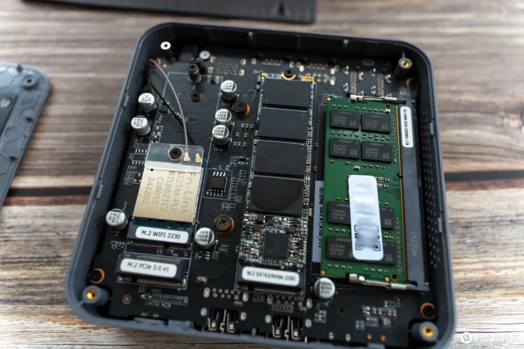 迷你主机新品牌产品力如何?區克 MAX N N100 深度拆机测试