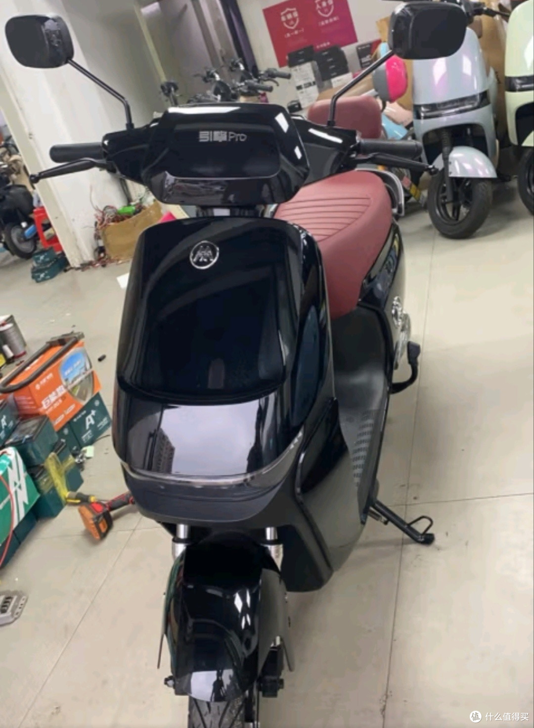 爱玛骁龙长续航时尚炫酷超神电动摩托车72V22Ah石墨烯铅酸 