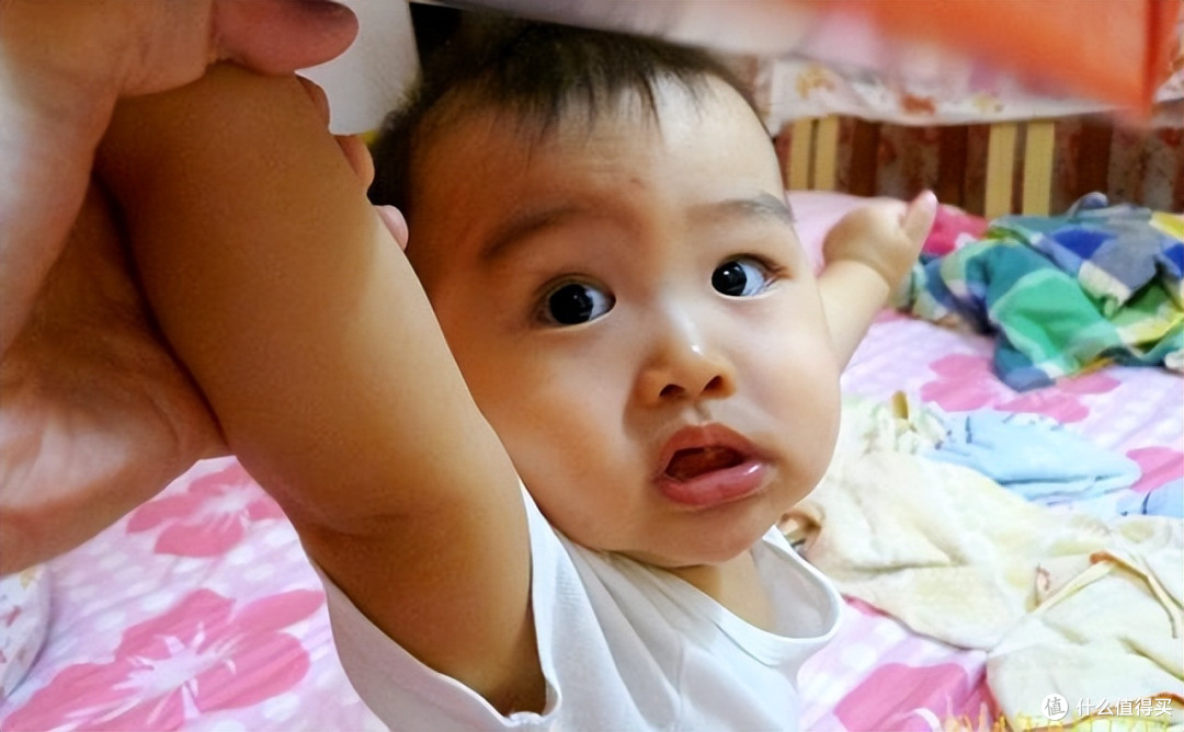 孩子小内裤一天不换竟藏100亿细菌,难怪爱生病,家长别大意了