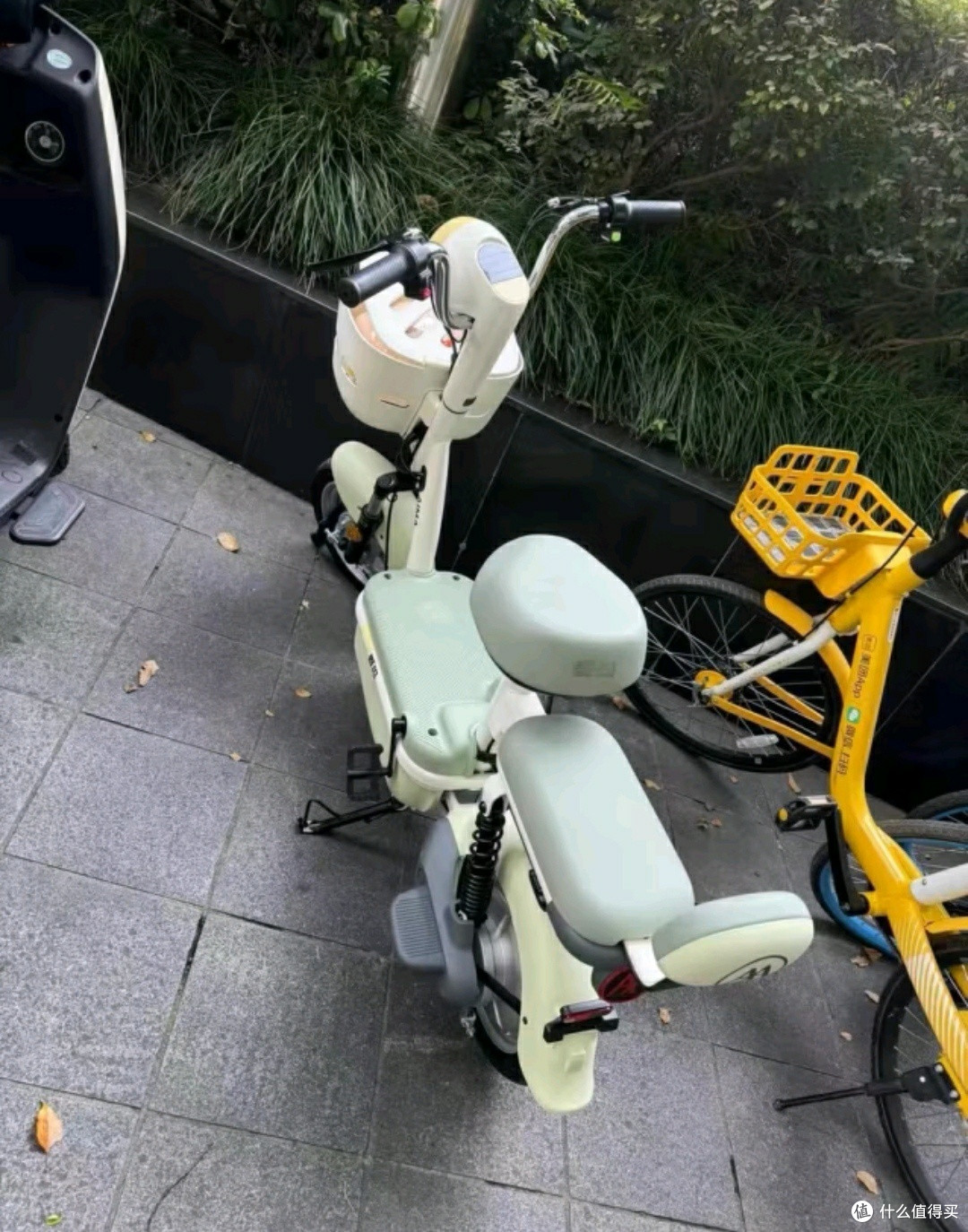 高颜值电动自行车，爱玛糖豆你值得拥有！