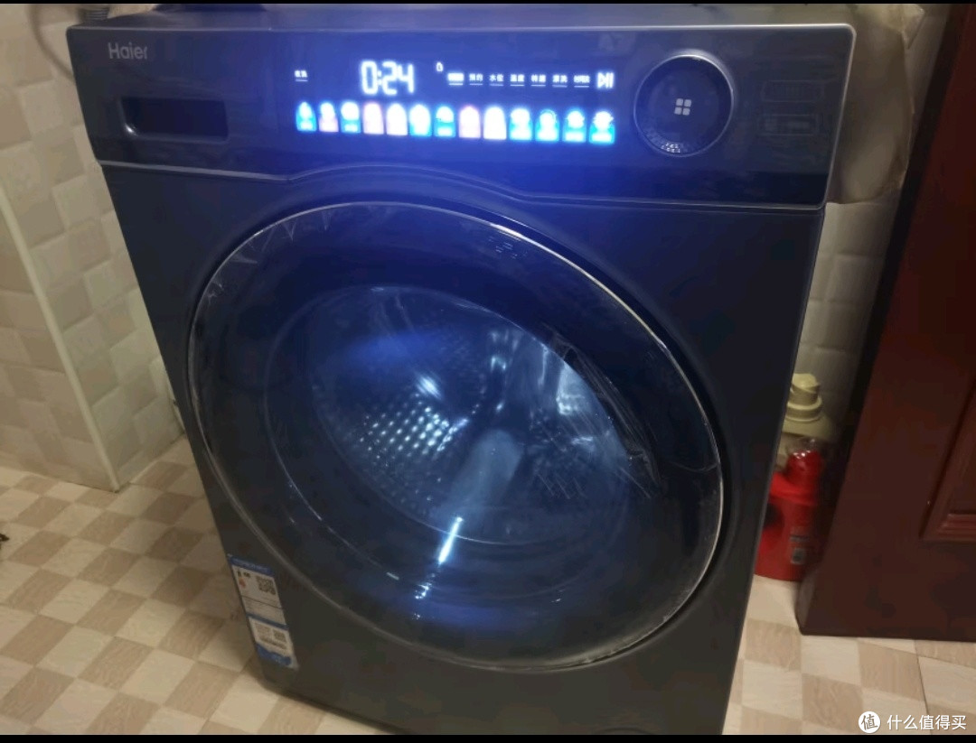 海尔EG100MATESL6滚筒洗衣机,超大容量智能操作,省空间神器!