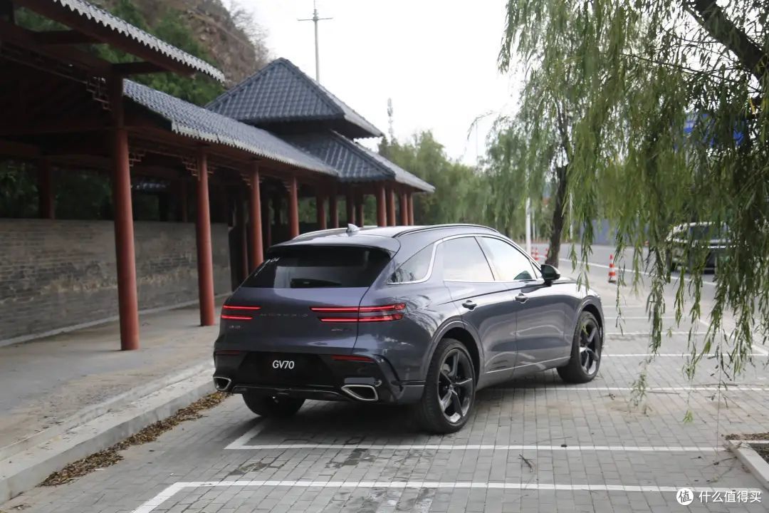 全新捷尼赛思GV70上市,“又丑又帅”具象化了