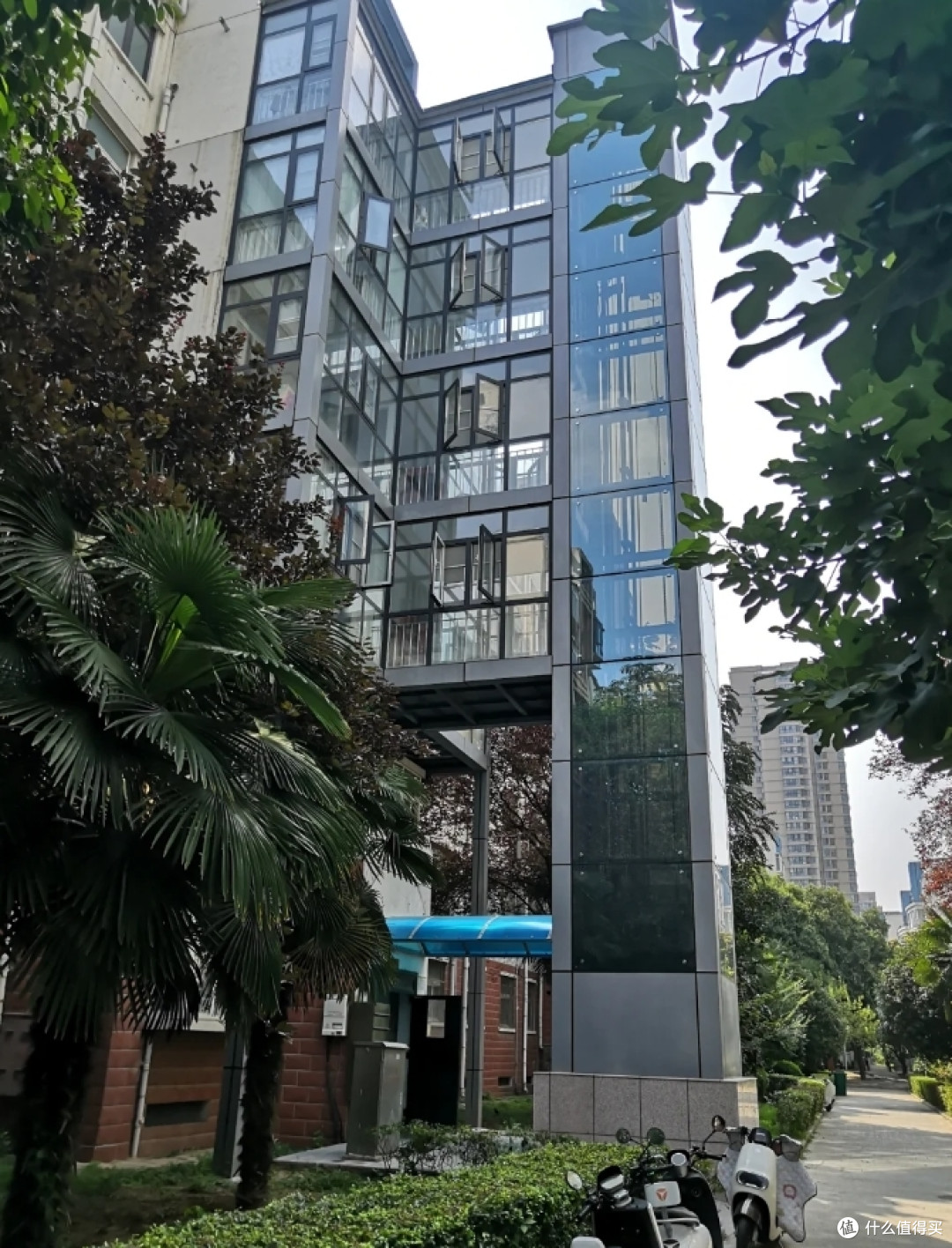 老旧小区加装电梯,一楼住户不愿意咋办?新方案出炉,这下业主不用吵了