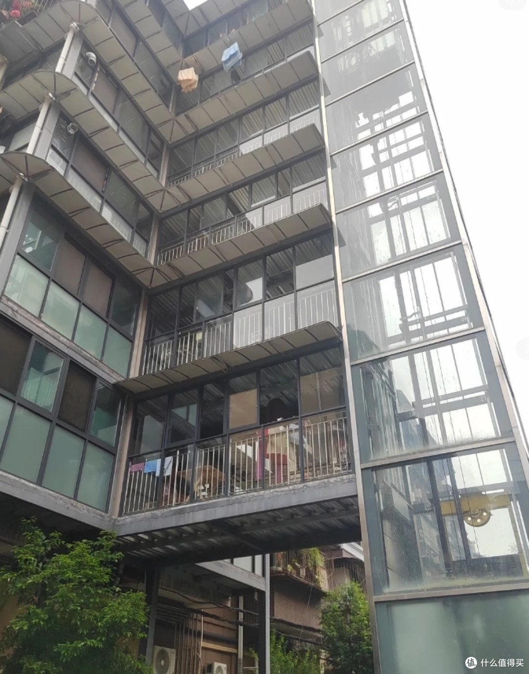 老旧小区加装电梯,一楼住户不愿意咋办?新方案出炉,这下业主不用吵了