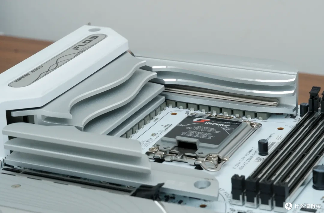 大幅提升能效比与稳定性，intel Ultra 9 285K&搭载全新bios的七彩虹iGame Z890 FLOW首发测评