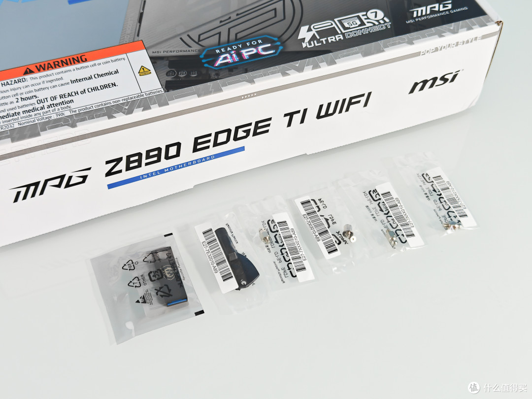 微星新品主板大揭秘!英特尔新架构加持,MPG Z890 EDGE TI WIFI刀锋钛开箱