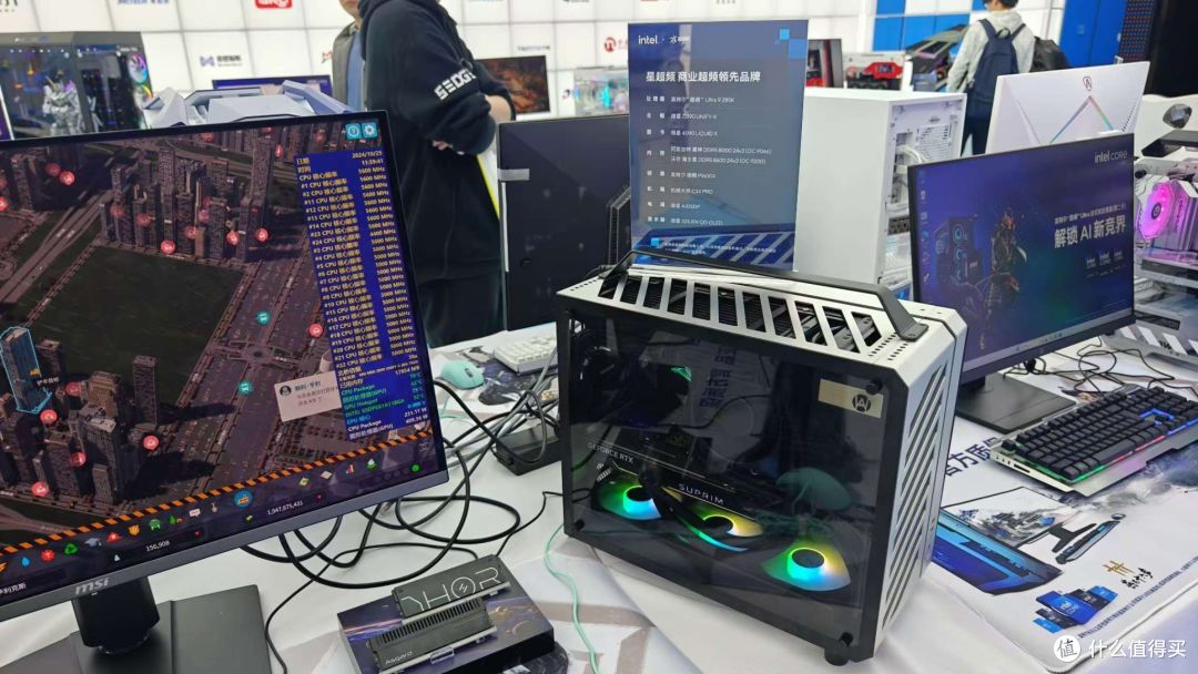 英特尔新处理器Ultra 200S发布会现场:机械大师机箱惊喜助力