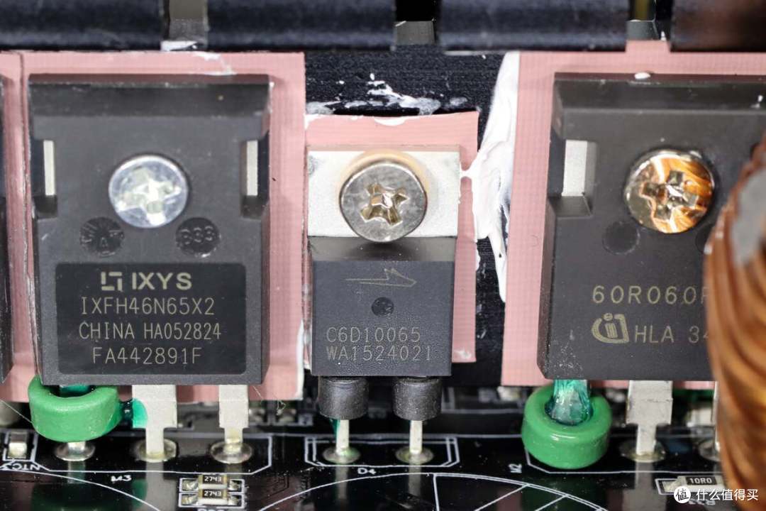 拆解报告:鑫谷昆仑九重KE-1300P白金牌数字电源
