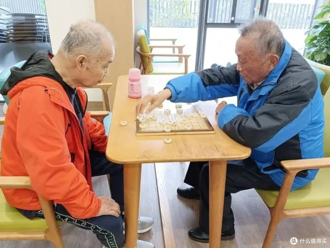 为什么冬天住养老院的人多