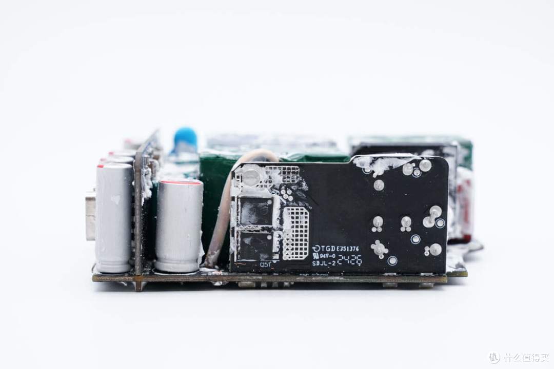 拆解报告:华硕ROG 140W 3C1A四口氮化镓充电器AC140-01