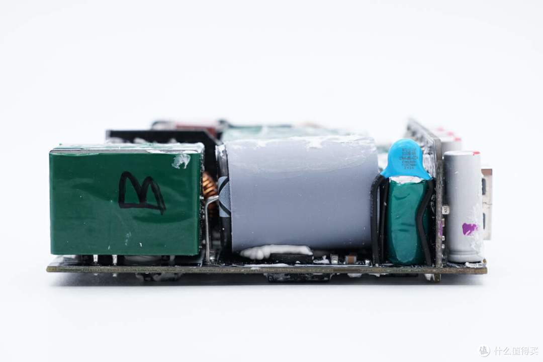 拆解报告:华硕ROG 140W 3C1A四口氮化镓充电器AC140-01