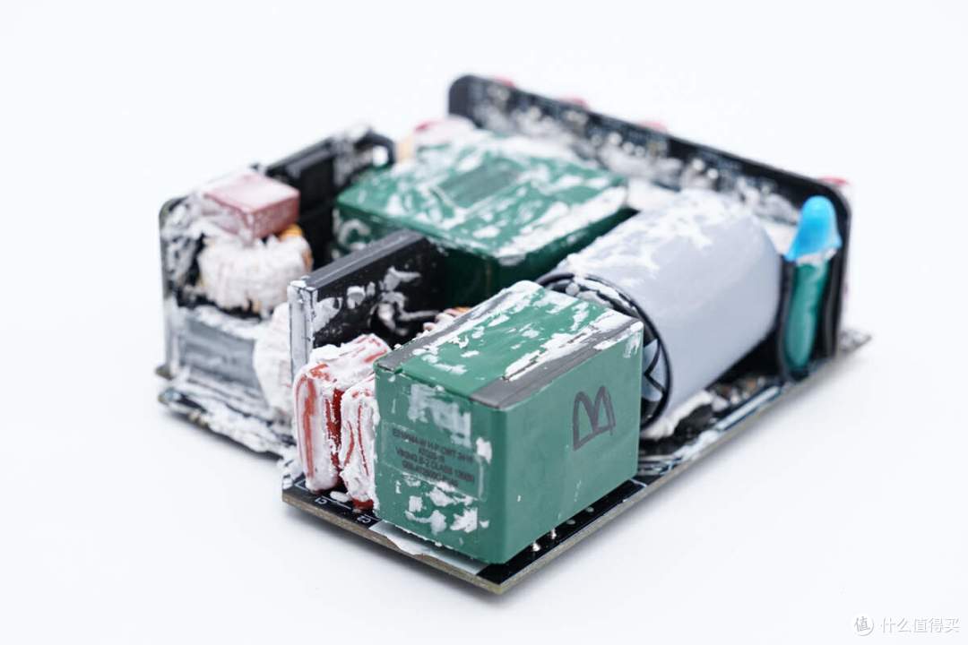 拆解报告:华硕ROG 140W 3C1A四口氮化镓充电器AC140-01