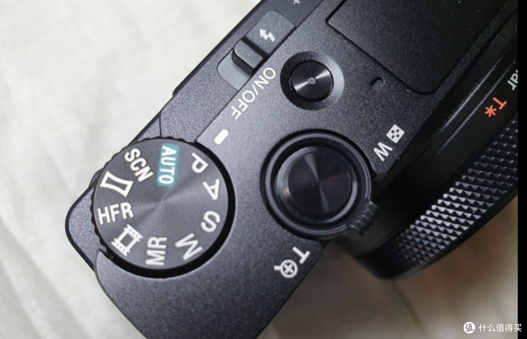 五年过去了，索尼黑卡7还值得买吗？一篇不那么专业的体验测评