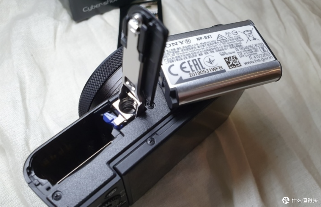 五年过去了，索尼黑卡7还值得买吗？一篇不那么专业的体验测评