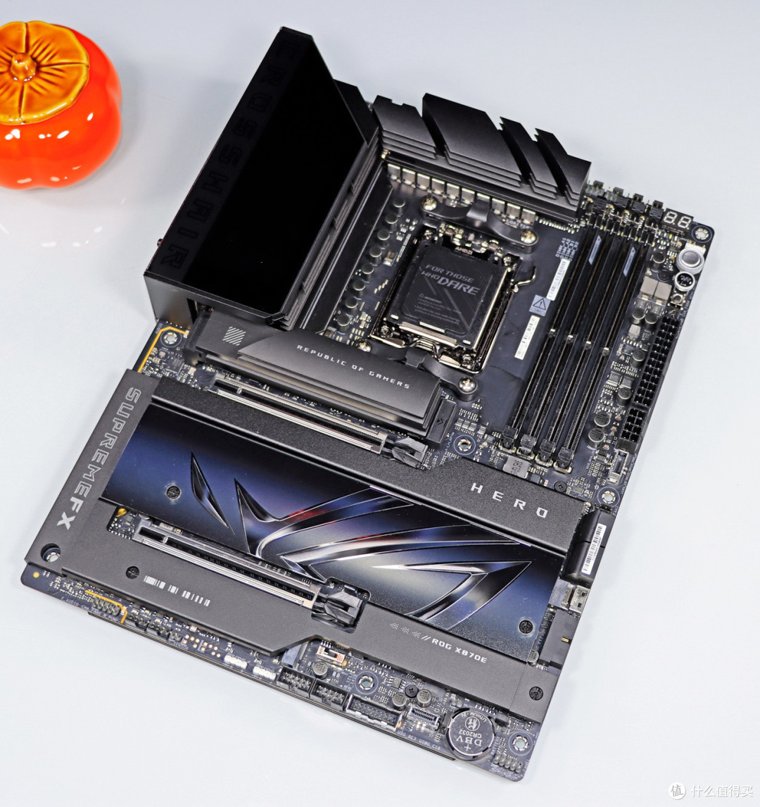 9800X3D,目前最强游戏 CPU,不服来战!力压 14900K!华硕 X870E HERO 与 RTX4080 SUPER 月白搭台