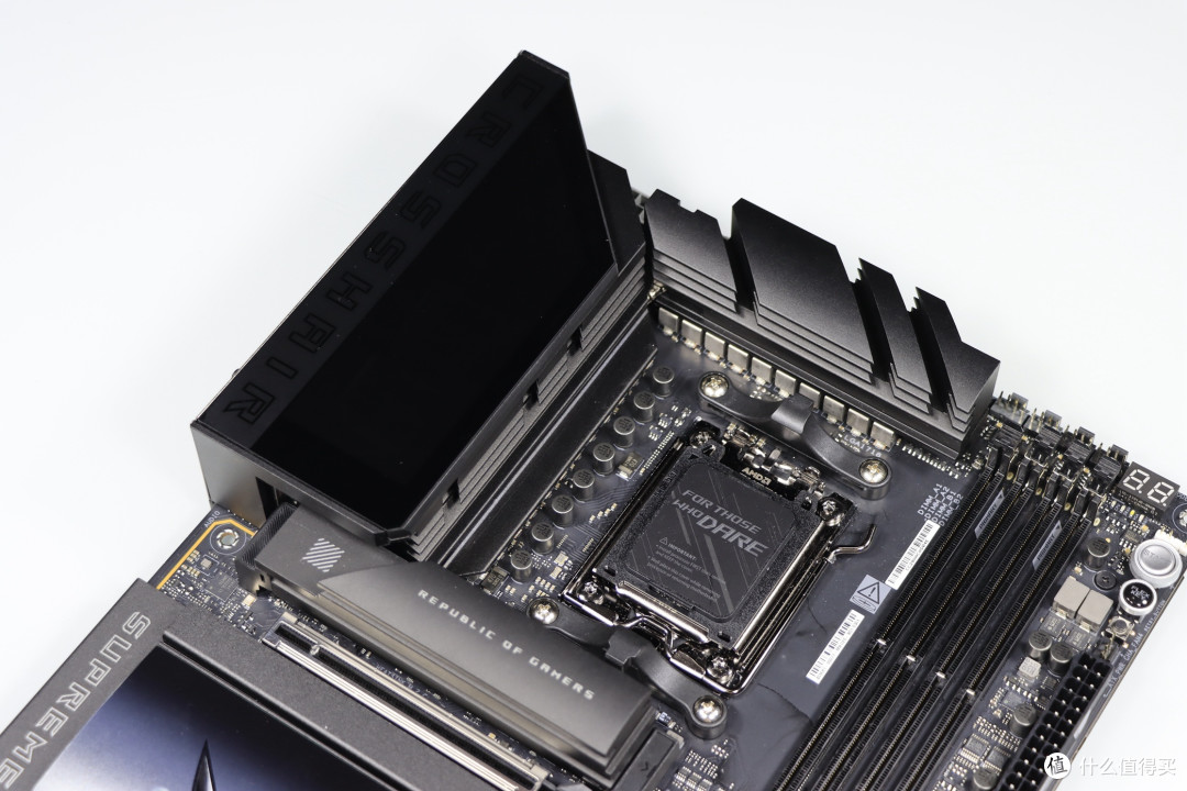 9800X3D,目前最强游戏 CPU,不服来战!力压 14900K!华硕 X870E HERO 与 RTX4080 SUPER 月白搭台