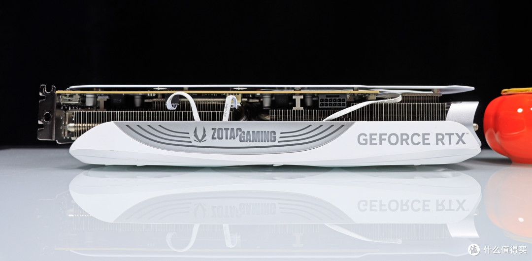 9800X3D,目前最强游戏 CPU,不服来战!力压 14900K!华硕 X870E HERO 与 RTX4080 SUPER 月白搭台