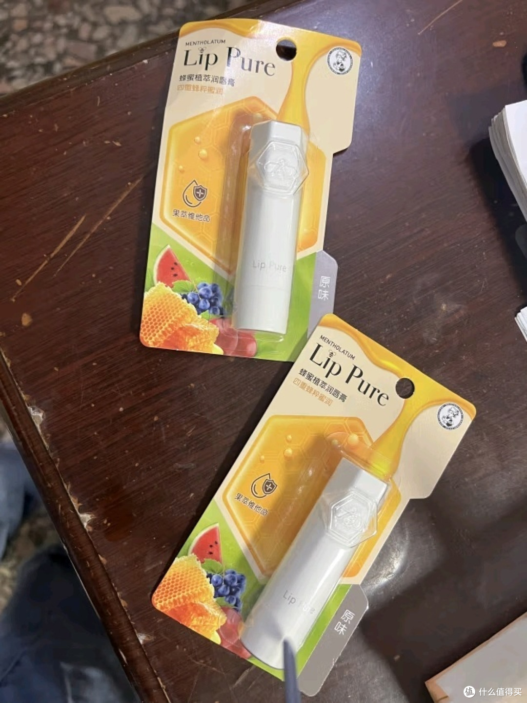干燥双唇救星!曼秀雷敦蜂蜜润唇膏。