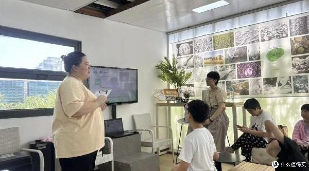 长征镇天地软件园“健康天地行—创见未来”社区书院项目走进社区