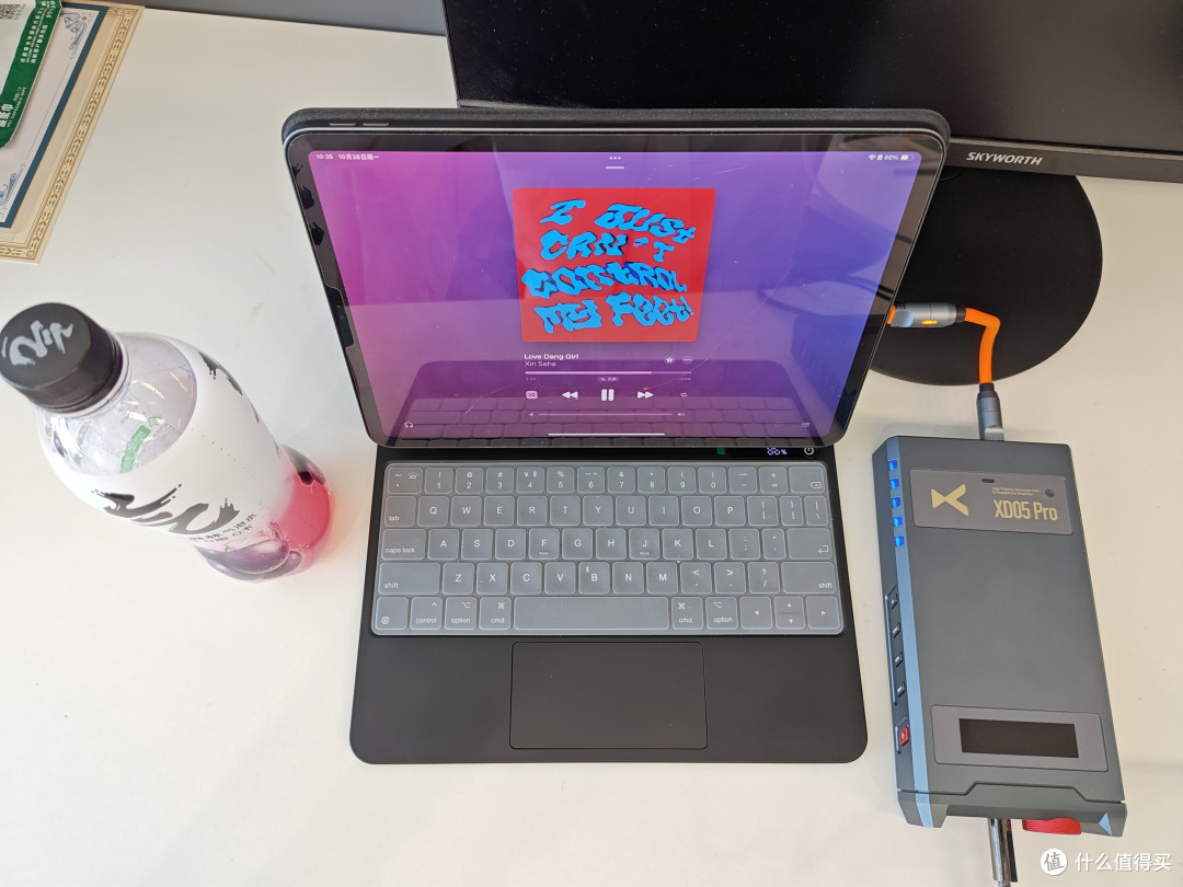 体积还是有些感人，和11寸 IPAD PRO对比