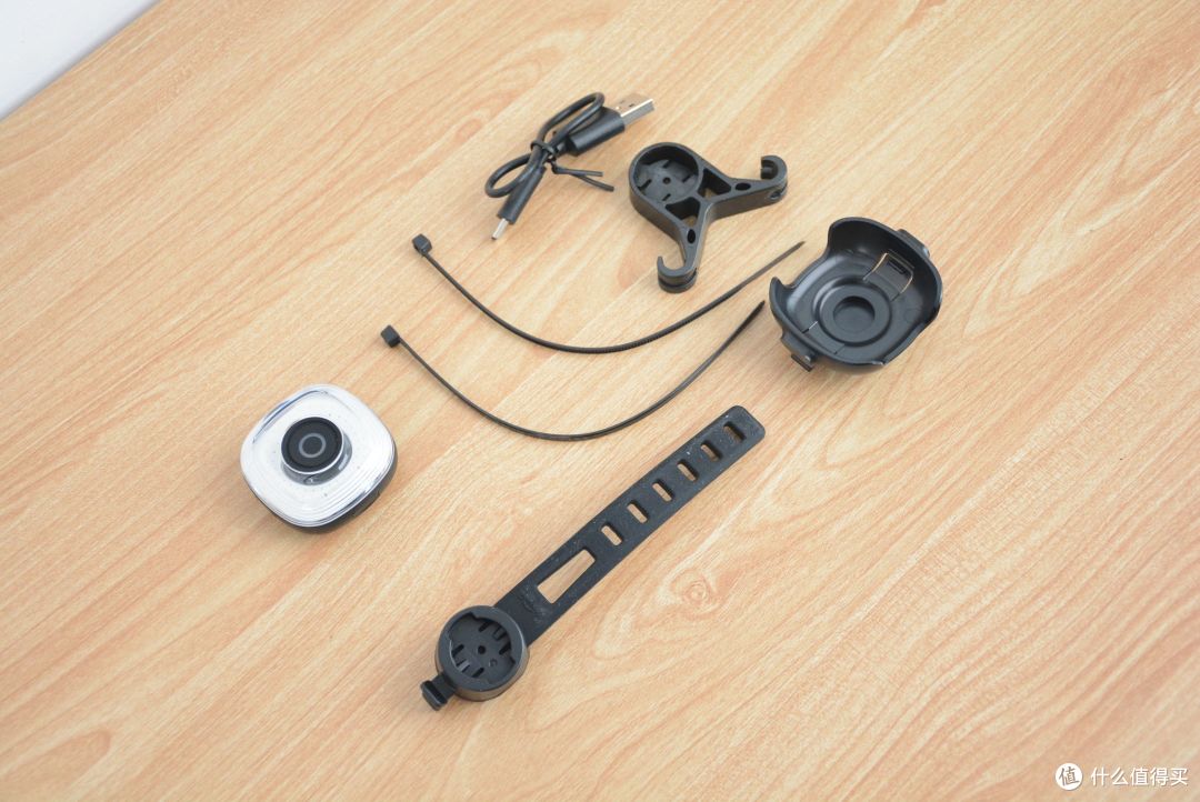 装备不对,骑行白费?入手LUMOS路魔魔途头盔+迈极炫自行车尾灯