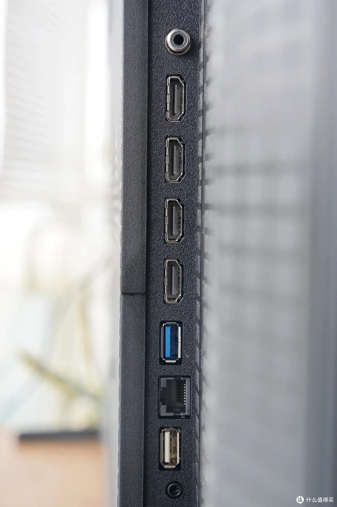 真能干翻OLED电视?年度卷王海信E7N超画质Mini LED电视初体验