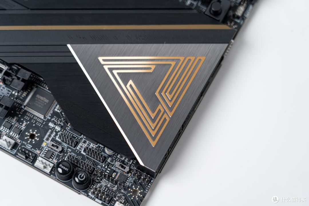 值得双十一入手的英特尔Ultra新座驾！微星MEG Z890 ACE 战神主板