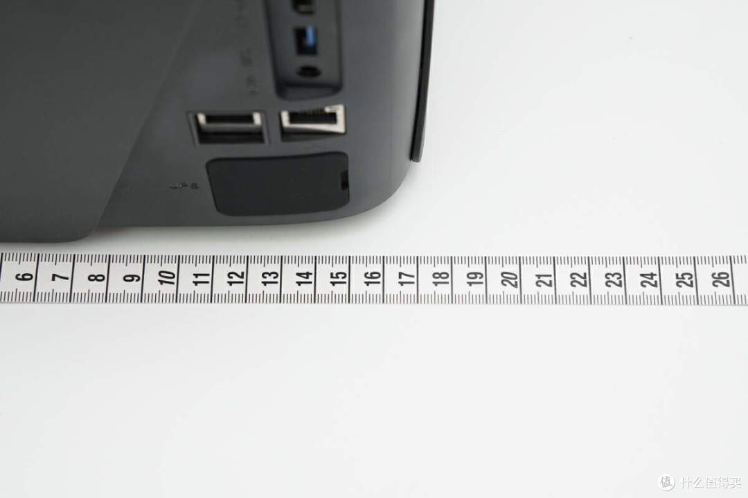 “6”盘位设计,支持虚拟机和Docker等更多玩法,极空间私有云Z423标准版评测