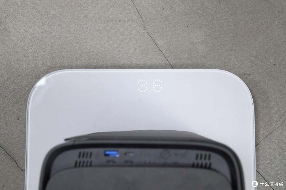 “6”盘位设计,支持虚拟机和Docker等更多玩法,极空间私有云Z423标准版评测